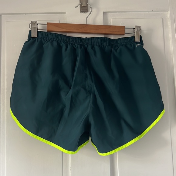 Nike Running Shorts - Picture 2 of 3
